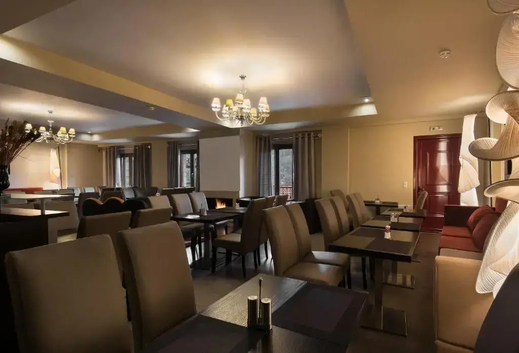 Lagadia 4 Seasons Hotel