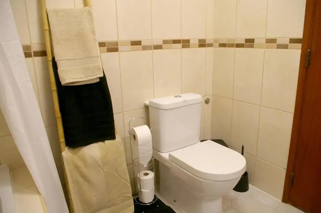 Lovely 2 Bedroom end Townhouse in Carvoeiro