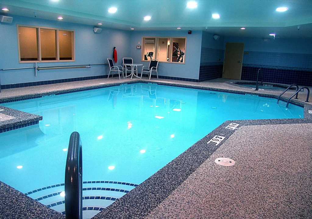 Holiday Inn Express & Suites Rochester by IHG