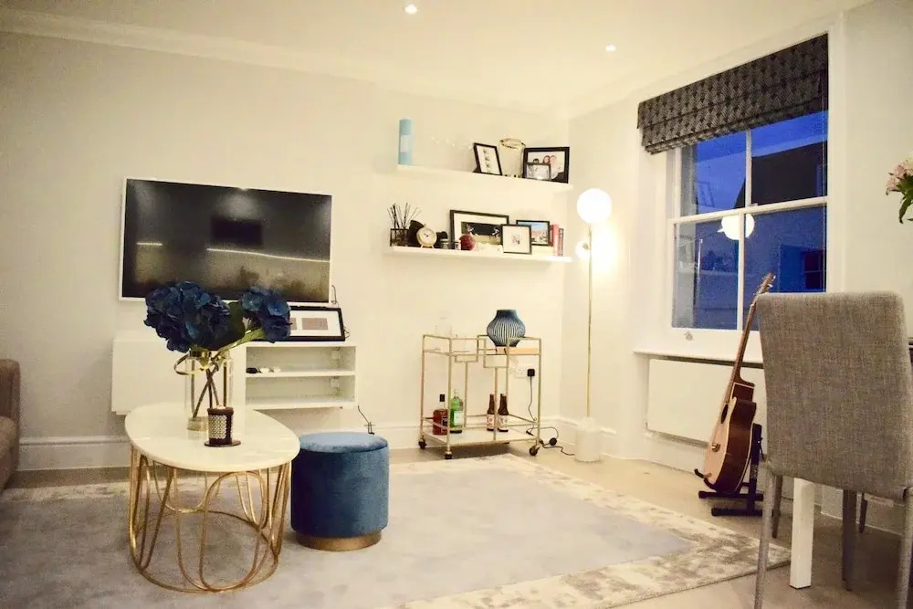 Luxurious 2 Bedroom Penthouse in Notting Hill