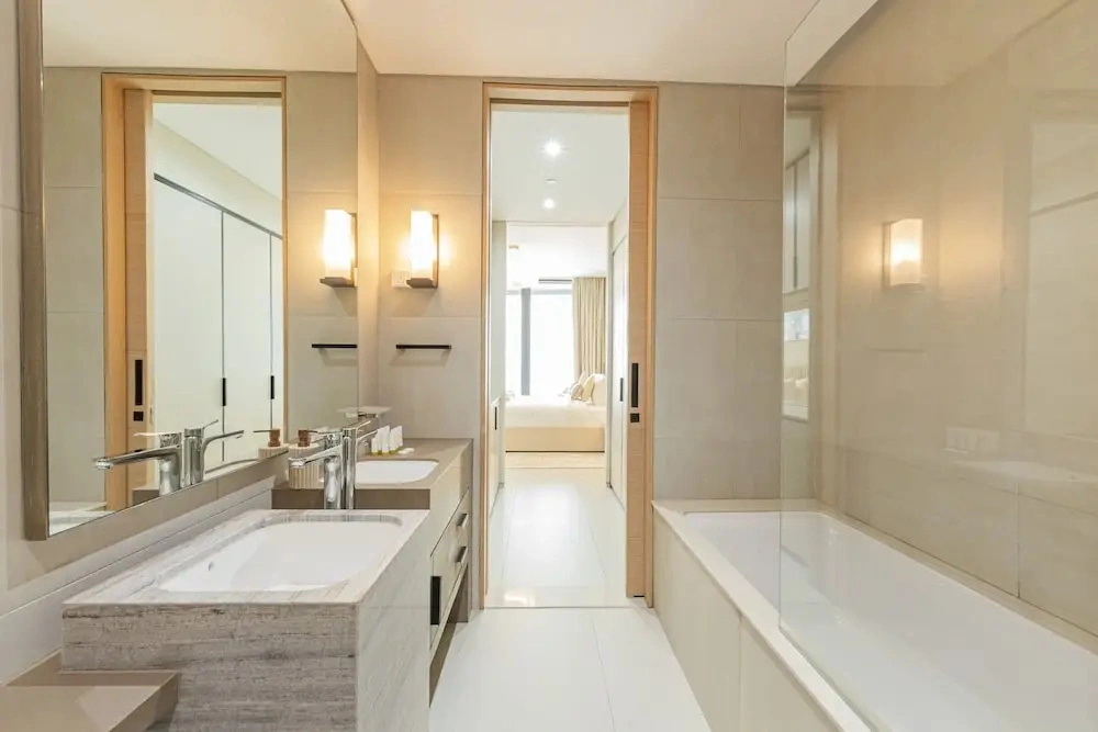 Live the Vibe Upgraded 2BR JBR Coastal Living