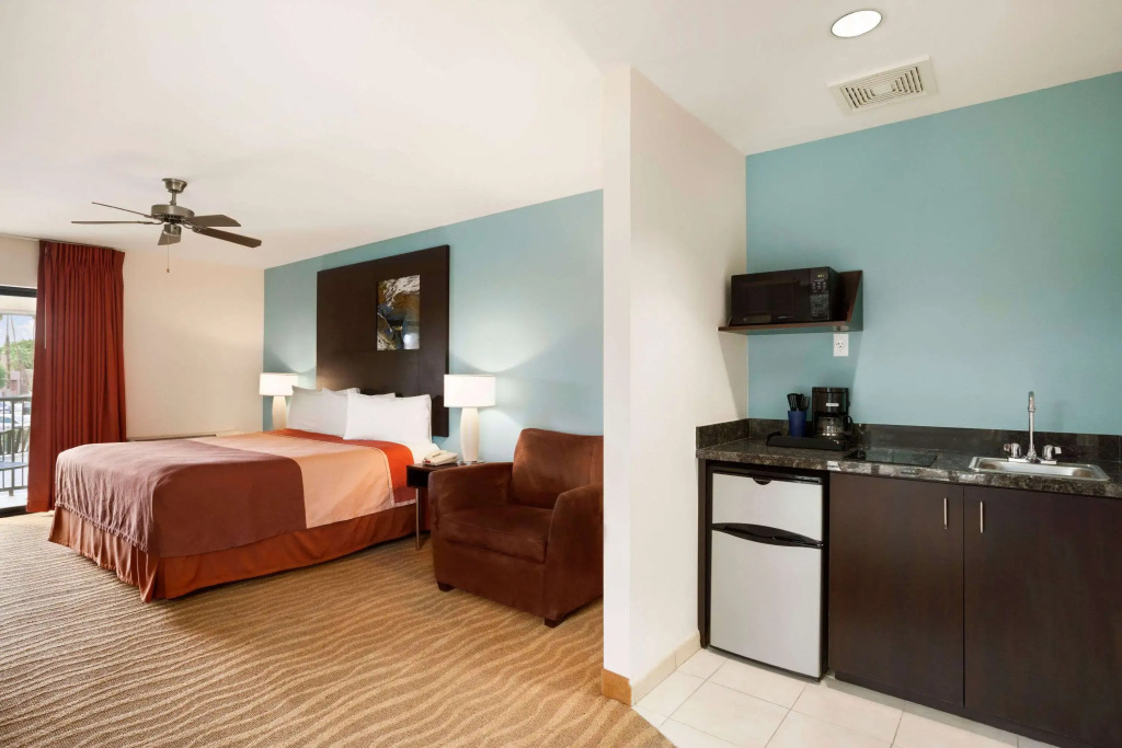 Super 8 by Wyndham Indio