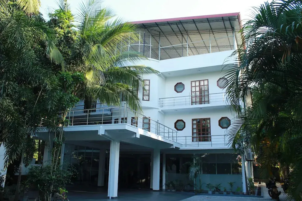 Ananthi HOTELS