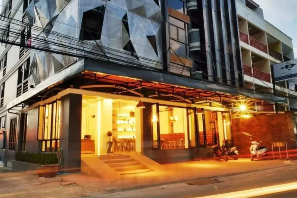 Forty Winks Phuket Hotel