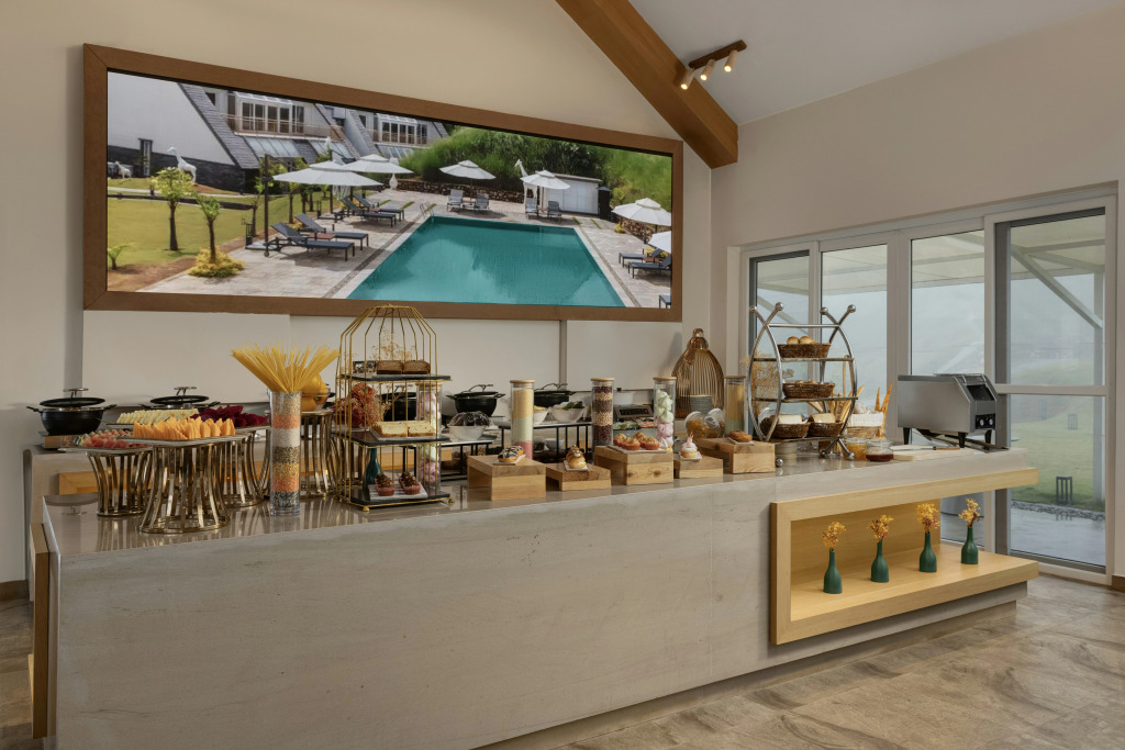 Himalayan Hideaway Resort Pokhara, The Centara Collection