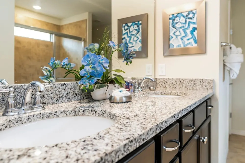 Deluxe and Roomy 6BD Home Close To Disney #6st413