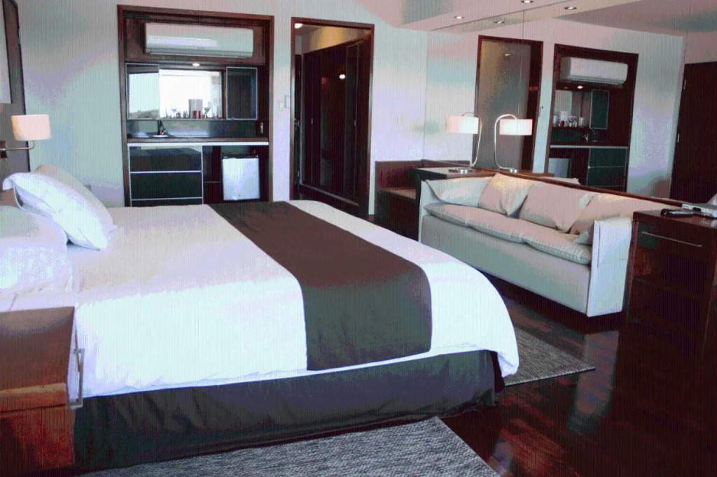 Yacht & Golf Club Paraguayo, a Tribute Portfolio Resort