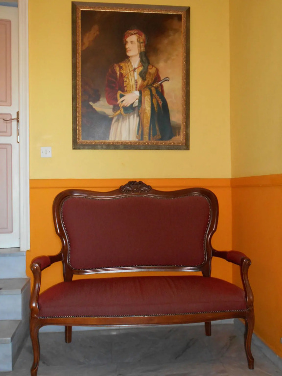 Byron Traditional Hotel