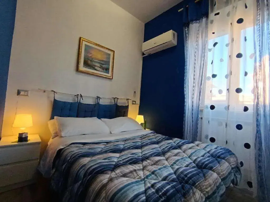 Adriatic Room 50m dalla stazione Ferroviaria di Ciampino e dalla navetta aeroportuale
