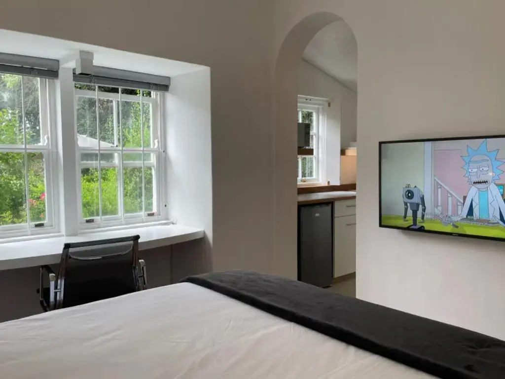 Guest House at 118 by PWM Architects