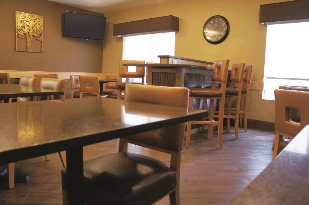 Best Western Plus Riverfront Hotel and Suites