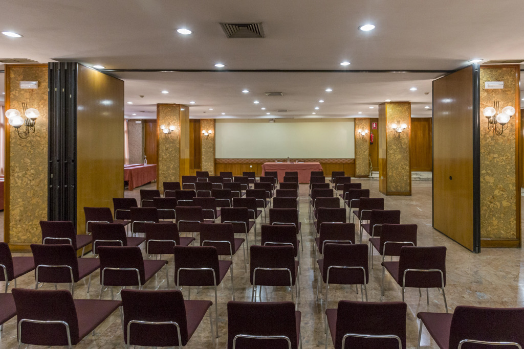 Hotel Macià Sevilla Kubb