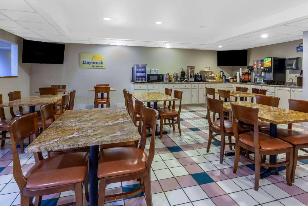 Days Inn by Wyndham Milan Sandusky South