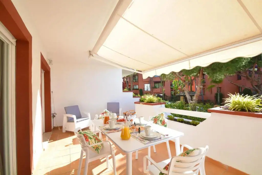 Luxury beach side apartment in Marbella Playa
