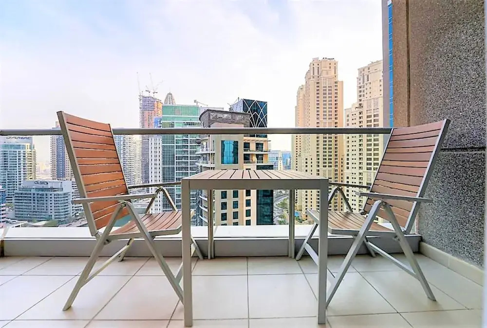 Stunning 2 bed Balcony Marina View Dubai