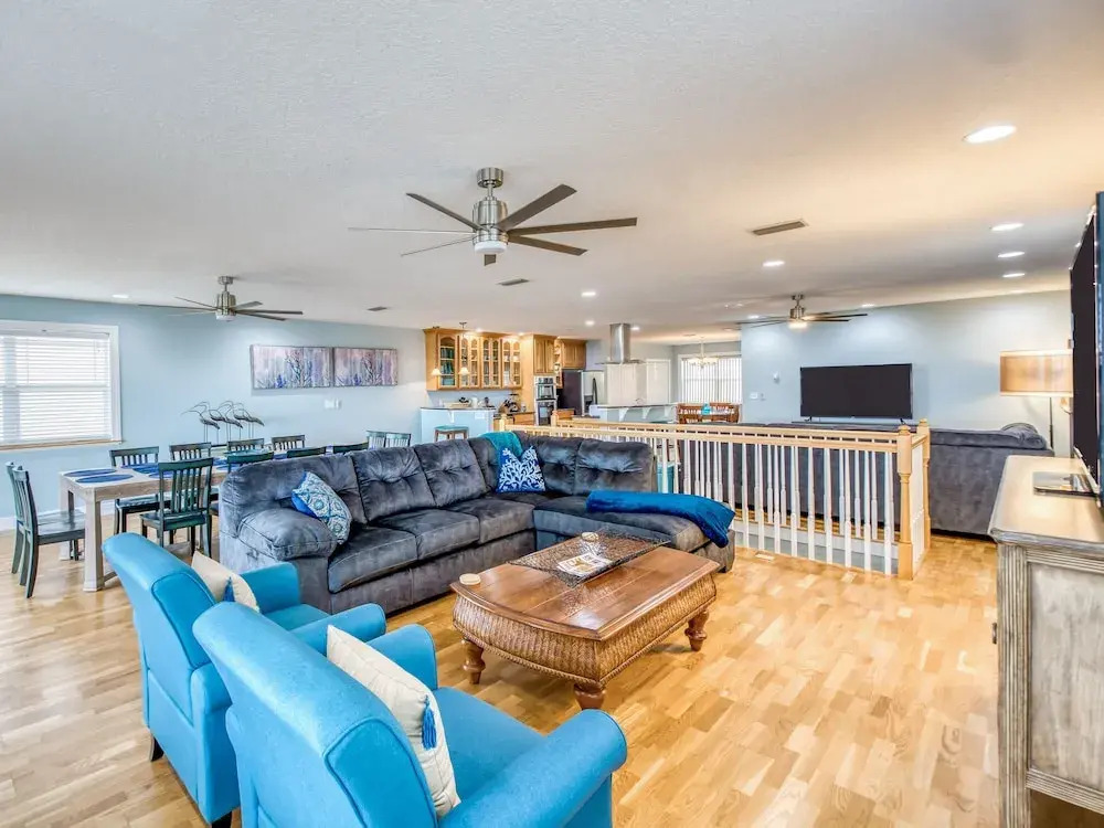 Sanctuary At The Beach W/ Ocean-view Balconies 5 Bedroom Home