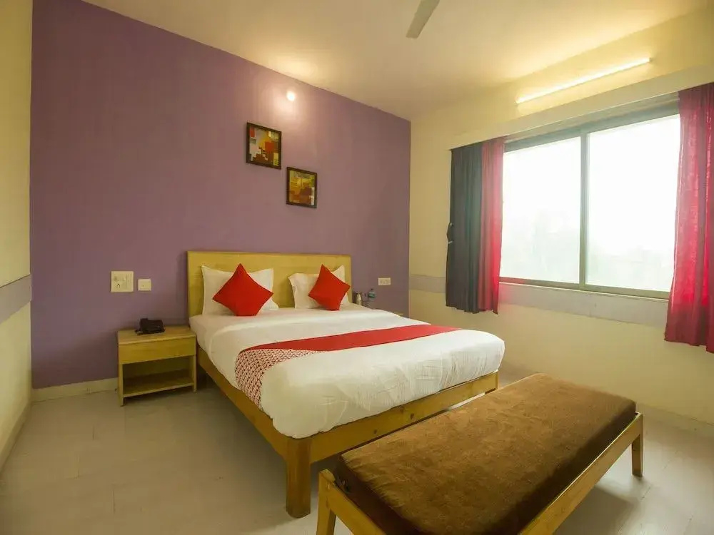 Hotel Sai Palkhi Niwara