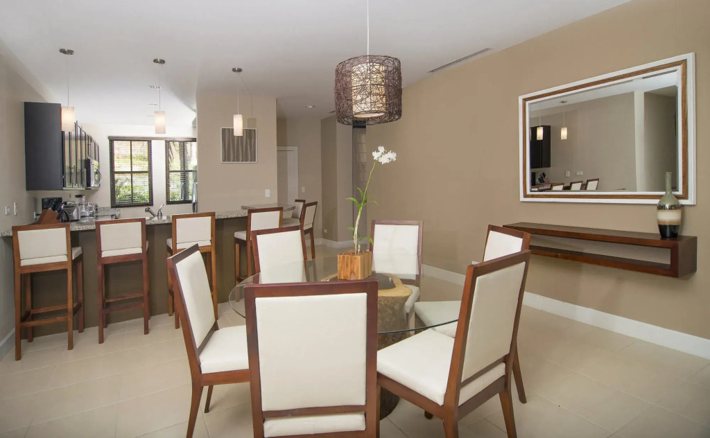 Breeze Private Residence Club