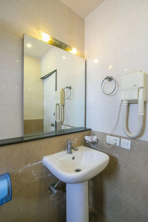 OYO 27859 Agi Dynasty Suites