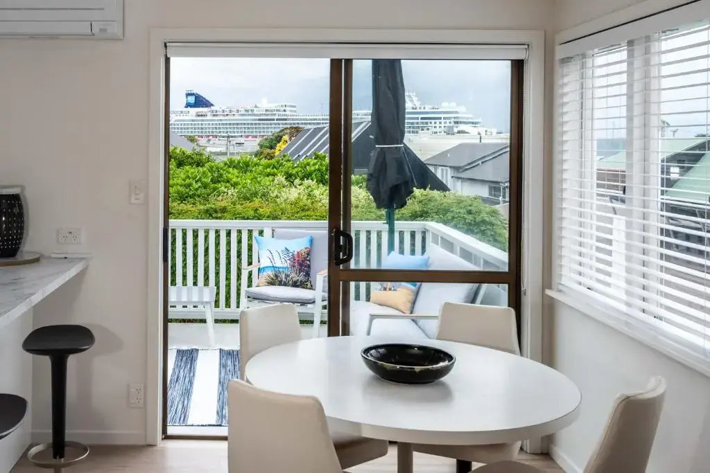 Awesome Beach House on Oceanview Road