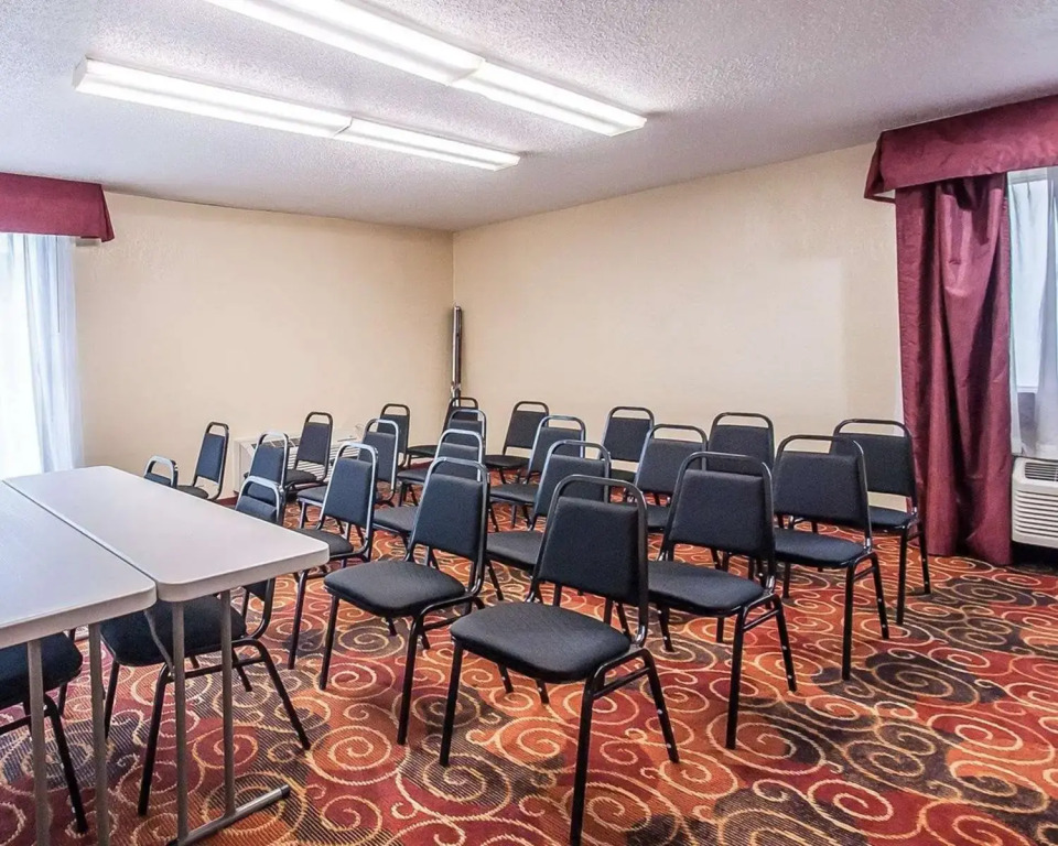 Quality Inn & Suites Kansas City I-435N Near Sports Complex
