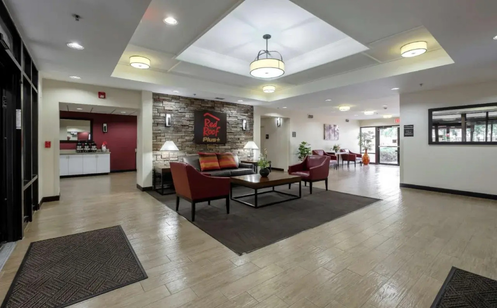 Red Roof Inn PLUS + Gainesville