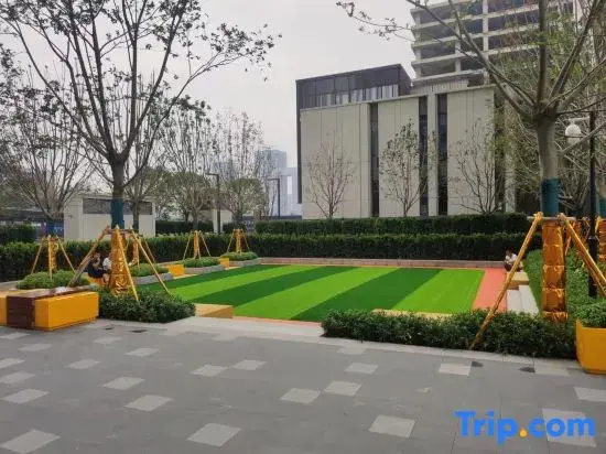 Sumei Movie Hotel (Zhengzhou East Railway Station East Square Huaren New Era Plaza)