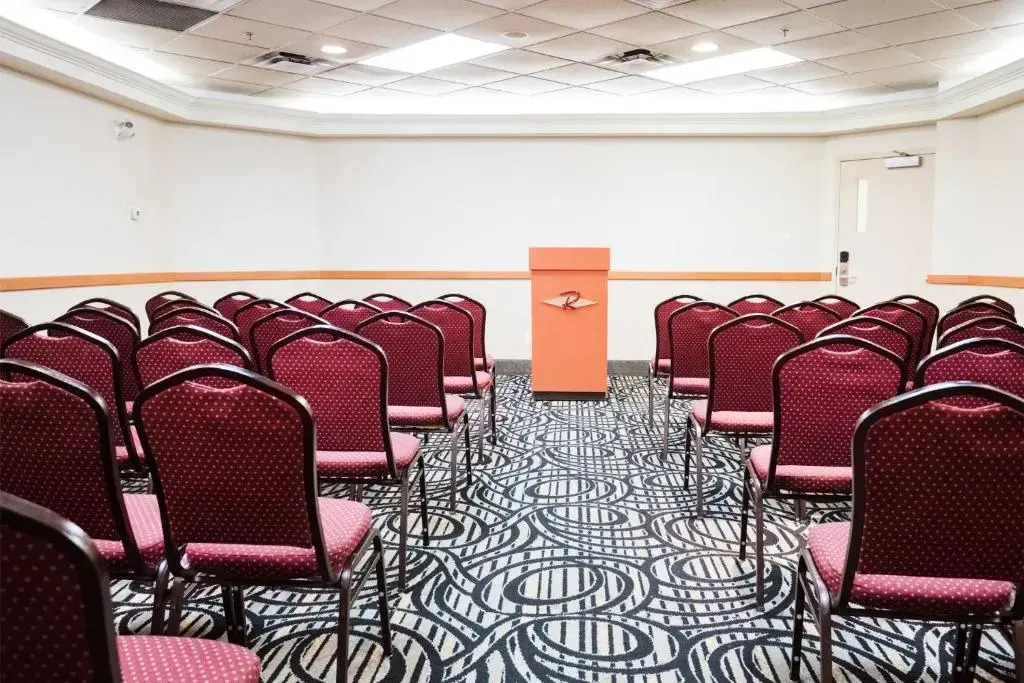 Rosslyn Inn & Suites