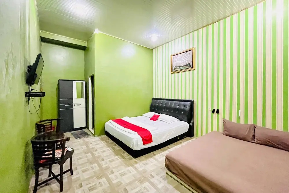 RedDoorz at MCLOS Syariah Guest House Rantau Perapat