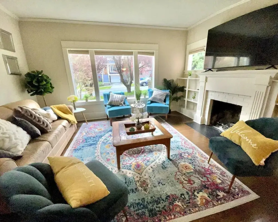 Anne Haven Spacious Retreat DT Seattle