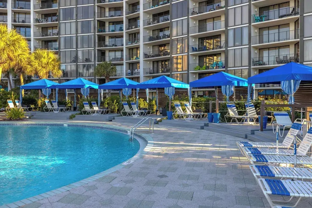 2BR Condo in Edgewater Resort With Golf, Tennis, Pools & Free Tram Service!