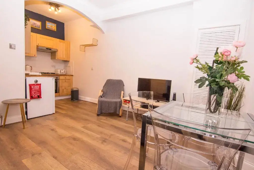 427 - Salmond Place Apartment