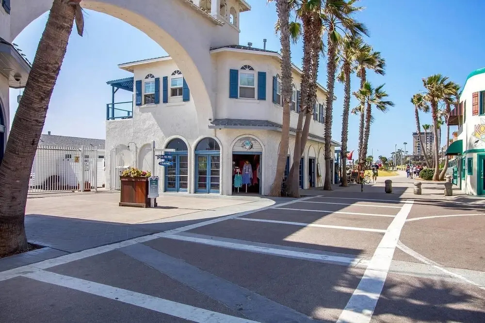Scenic 4br/3.5ba in PB by Domio