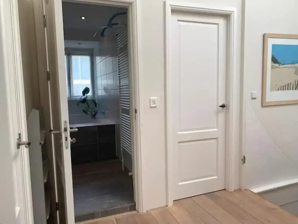 Bright Waterview Apartment