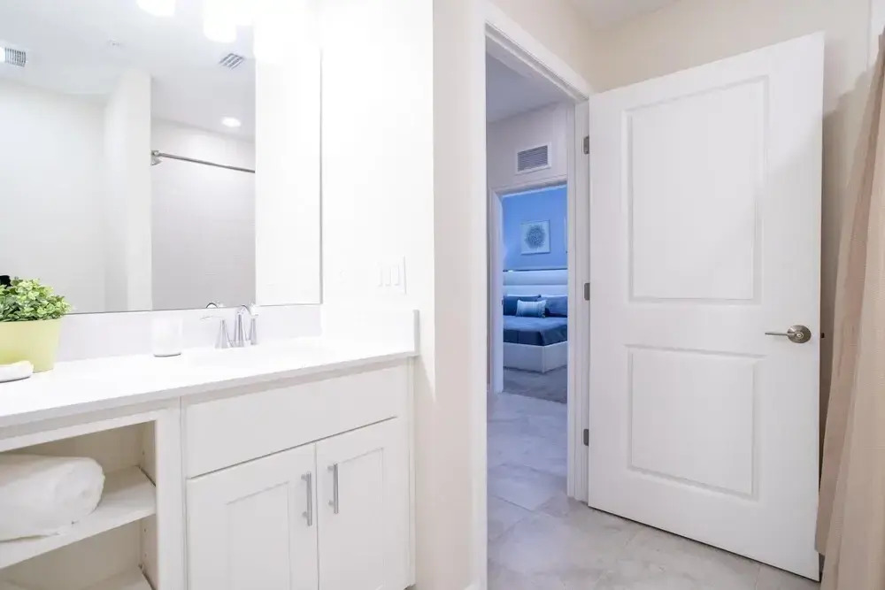 Stunning 2 Bd Close to Disney Storey Lake 203 3180