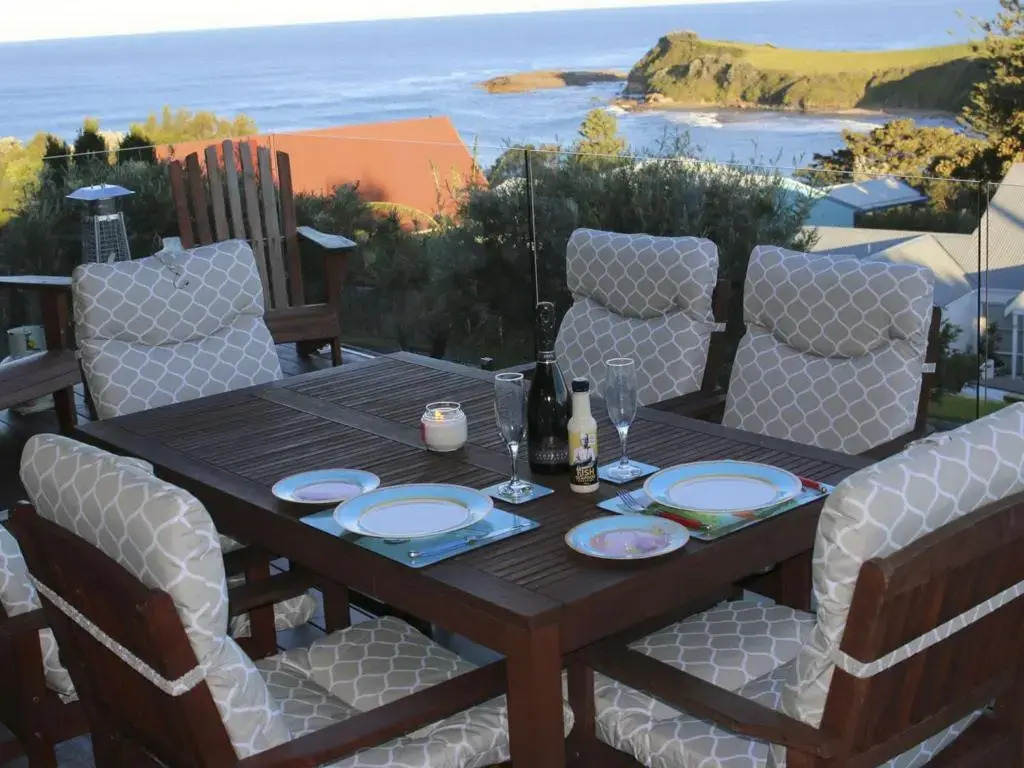 WHALE WATCH FOR FOUR Gerringong 4pm check out Sundays
