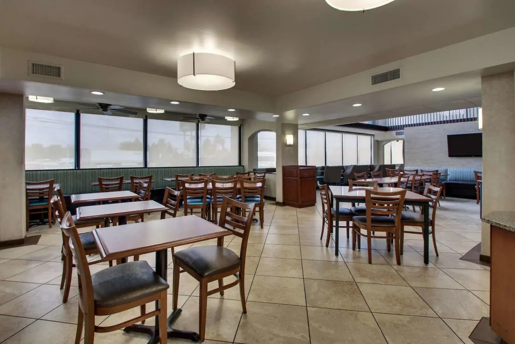 Sonesta Essential Houston Hobby Airport