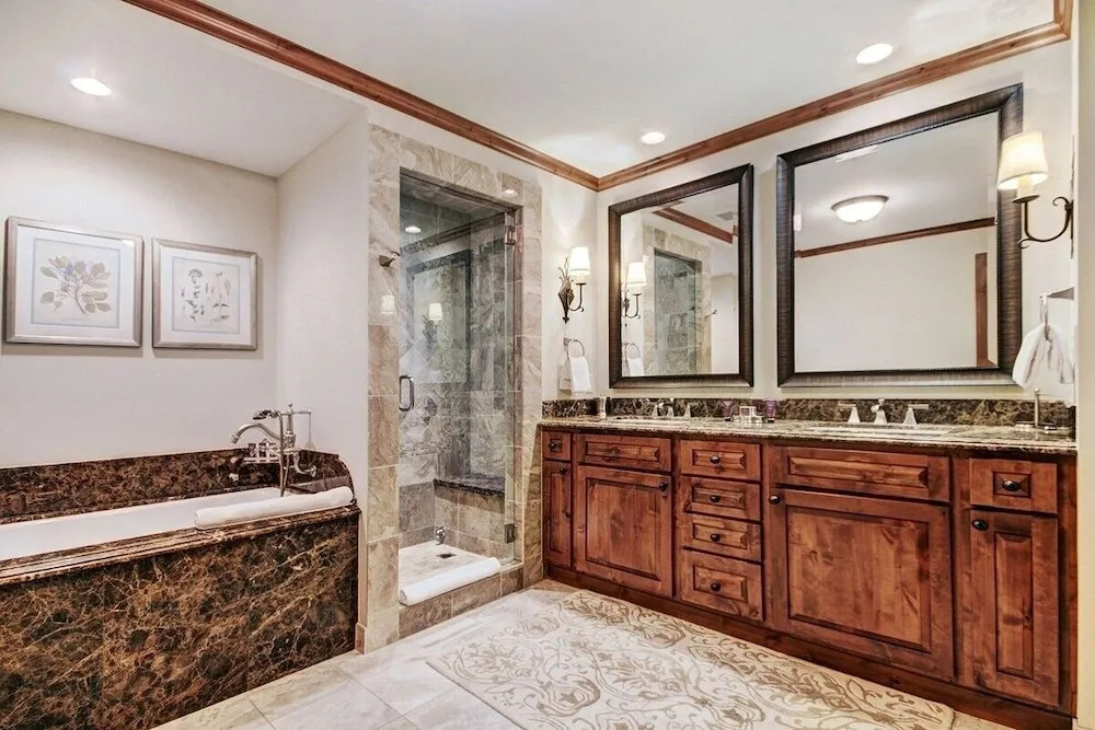 Ritz Carlton Vail #200 3 Bedroom Condo by RedAwning