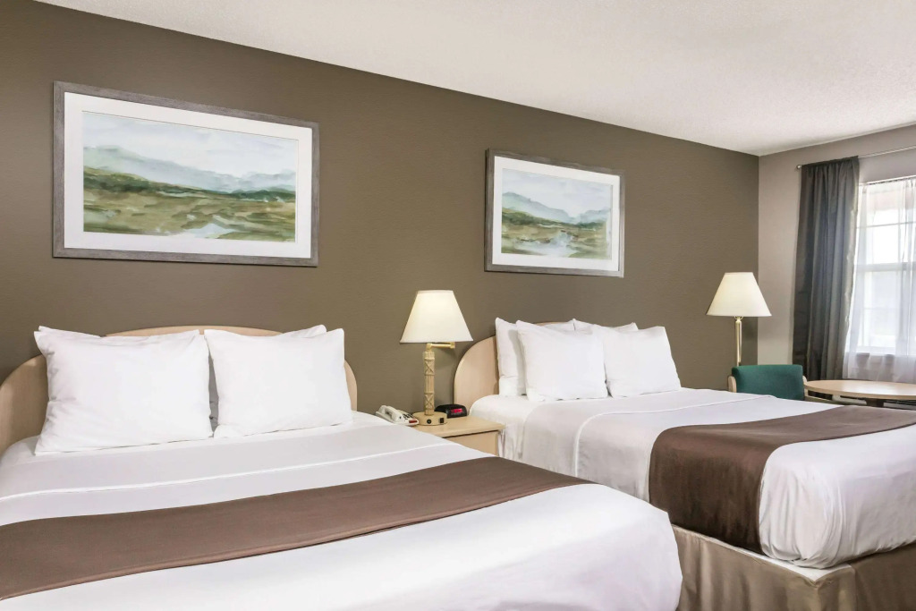 Super 8 by Wyndham Madison
