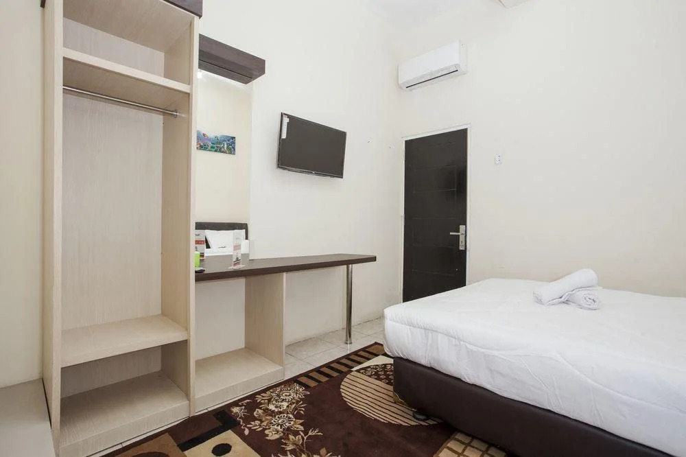 Sky Inn Syariah Mastrip 1 Surabaya by Reddoorz