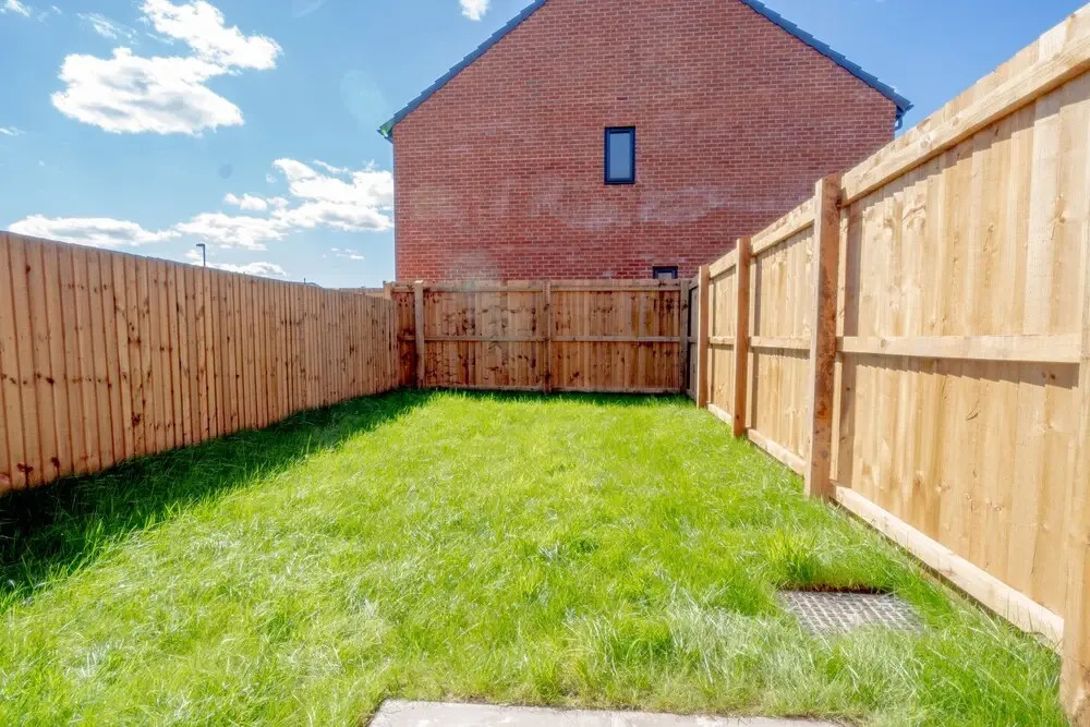 2-bed House With Canal View, Garden & Petsok