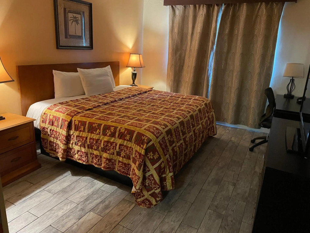 Grand Inn