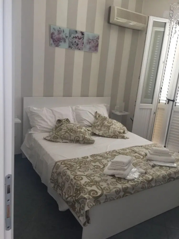Monaco Suites