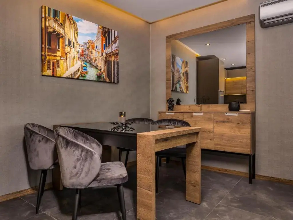 SOHO Apart House