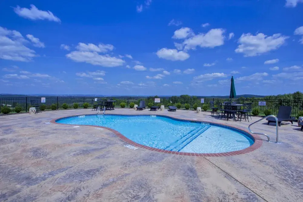 Branson Bluffs Retreat by RedAwning