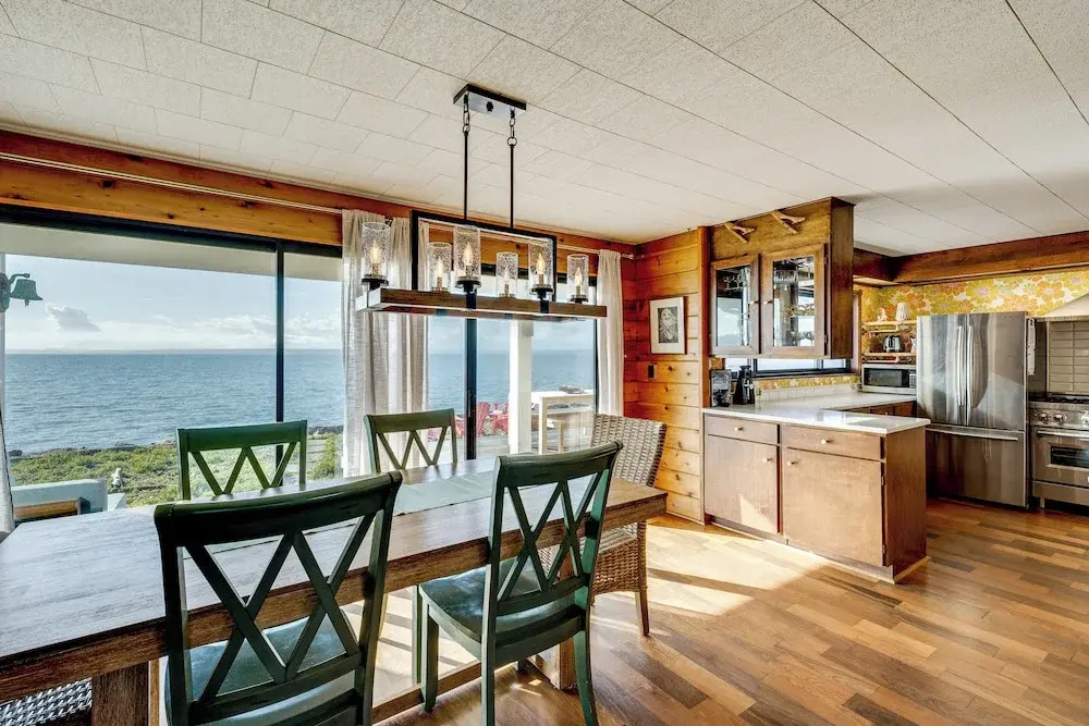 Whale Watch & Relax Fireside: Puget Sound Gem!