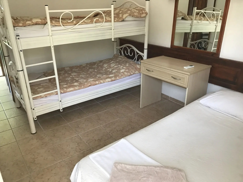 Red Rose Hotel