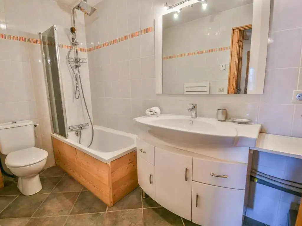 Chalet Le Grand-Bornand, 6 pièces, 12 personnes - FR-1-391-116