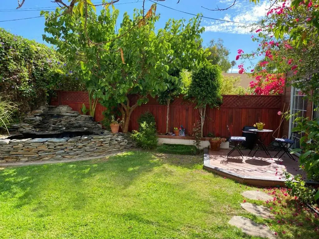 Spacious 1Bed, 1 Bath in Beverly Hills