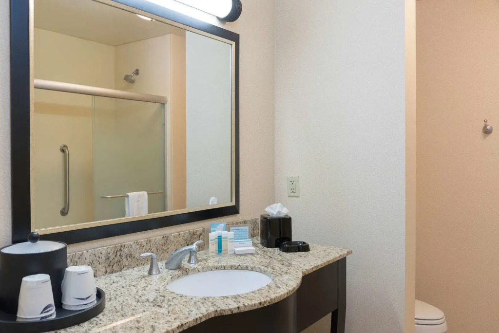 Hampton Inn & Suites Hartford-Manchester